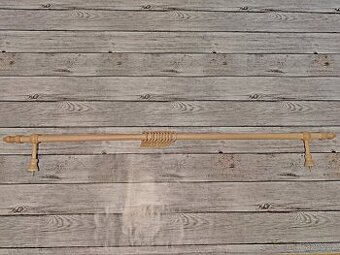 Dřevěná garnýž 140cm