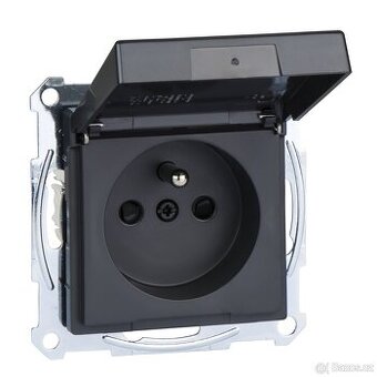 zásuvky Merten System M, IP44