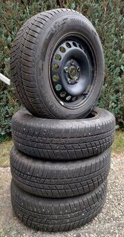 Zimní pneu BARUM 195/65 R15 na ráfku 5x112