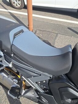 Sedlo BMW  10 GSA , komfrtni vyhrivane edlo snizene.