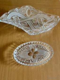 Dva broušené tácy