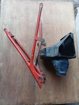 KTM 125 MX : podsedlák+ filtr box