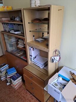 Daruji knihovny a skříně