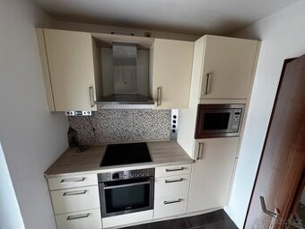 Menší nadčasová kuchyně CLARISA