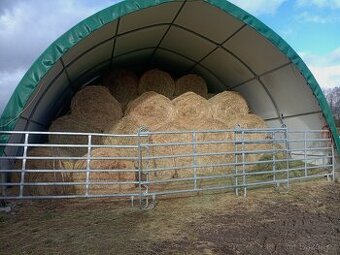 Kulaté balíky sena