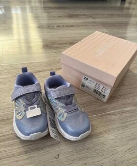 Nové dívčí tenisky vel. 24