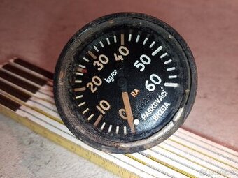 Vojenský ukazatel tlaku brzd