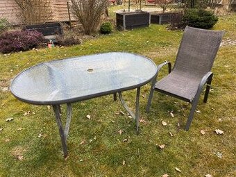 Zahradní stůl a židle