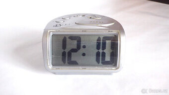 B140_ Digitální budík, 2x baterie AA