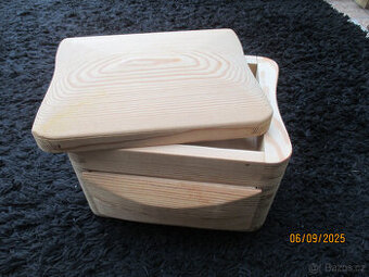 dřevěná šperkovnice