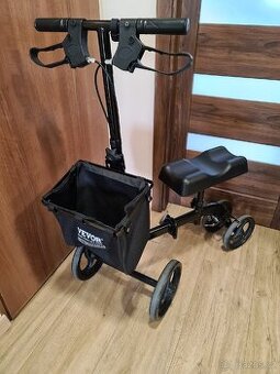 Koloběžka na koleno