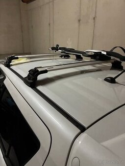 Thule WingBar edge střešní nosič Suzuki Swift
