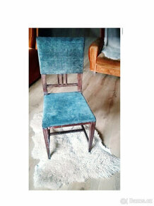 Židle cca 110. let stará - starožitnost