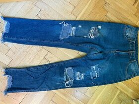 Modré džíny roztrhané