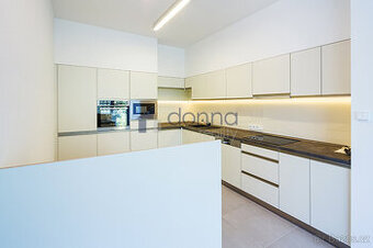 Pronájem mezonetového bytu 3+1/T 114m², ul. Trojská, Praha 8