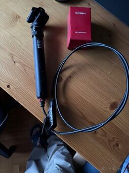 Teleskopická sedlovou RockShock Reverb