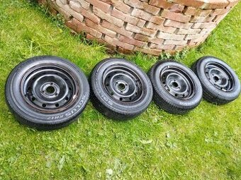 Pneumatiky letní na diskách na Citroen Saxo a Peugeot 106 - 1