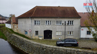 Prodej rodinného domu, 382 m², Volyně, ul. náměstí Hrdinů - 1