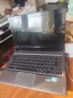 Notebook Lenovo ideapad Z 380 na náhradní díly