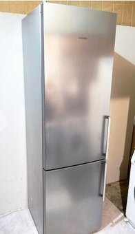 Prodám lednici SIEMENS TŘIDY A+++ VUŠKA 180 CM