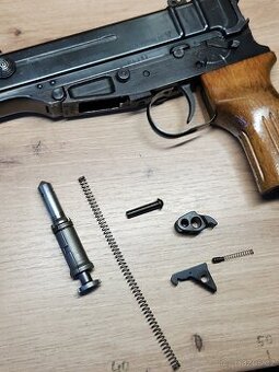 vz61 škorpion sa61 taktický samopal ačr pistole
