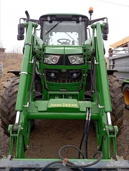 Traktor John Deere 6120m s čelním nakladačem 623R
