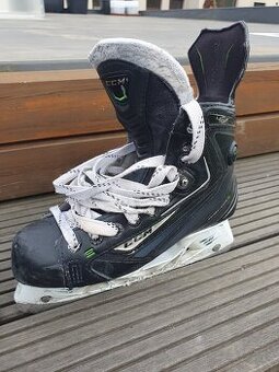 Hokejové brusle CCM vel. 38,5 cm