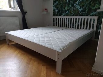 Postel z masivního dřeva NOVÉ bílá