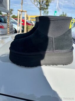 Boty UGG