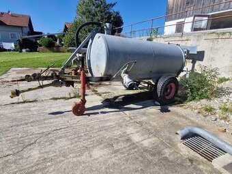 Fekál za traktor 4000l