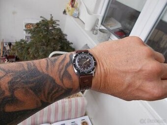 pekne funkcni chlapecke hodinky prim Formulky rok 1978