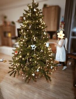 Umělý vánoční stromček