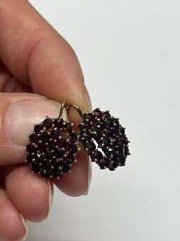 Starožitné náušnice s českými granáty 900