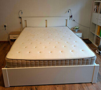 Postel 160x200 a noční stolky