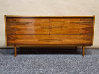 RETRO KOMODA S ÚLOŽNÝM PROSTOREM-PEŘIŇÁK