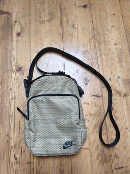Pánská taška přes rameno Nike Sportswear
