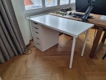 Psací stůl ikea se zásuvkami