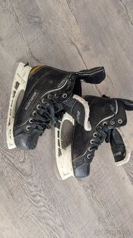 Klučičí brusle Bauer vel. 35