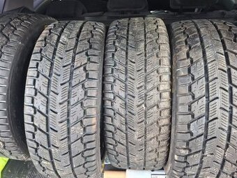 4× PIRELLI 235/40 R18 – M+S – Závodní / Rally použití