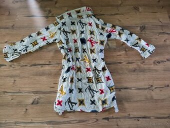 Dlouhá bílá košile s nastavitelnými rukávy uni