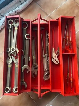 Profesionální sada nejiskřivého nářadí v kufru