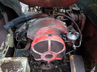Prodam traktor RS 09 na nahradne dole , motor v super stavu