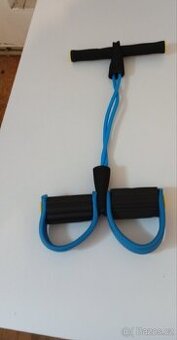 Dva posilovací stroje