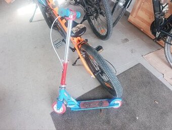 Dětská koloběžka z Detachlonu Oxelo scooter Play 5 v