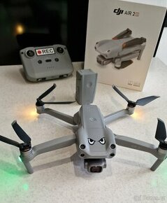 Dron DJI Air 2S9