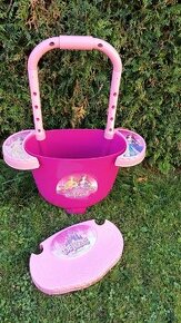 Plast. kosmeticky stolek/kufrik na kolečkách