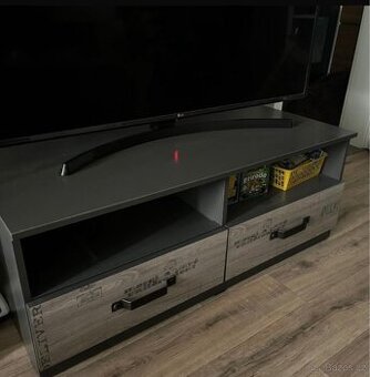 Tv stolek
