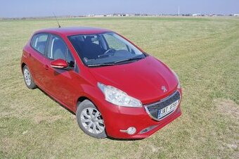 Peugeot 208 1,2i 60 kW, bohaté příslušenství