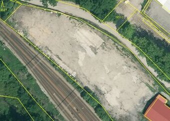Oplocená, zpevněná ploch 4000m2 - 1