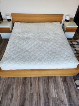 Postel IKEA Malm 180x200 bez matrace